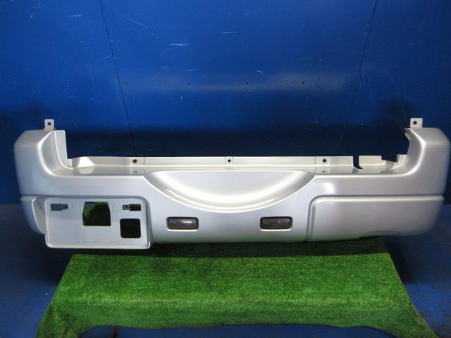 【中古】中古部品 ジムニー JB23W リアバンパーフェース 【3310270100-000014571315110】