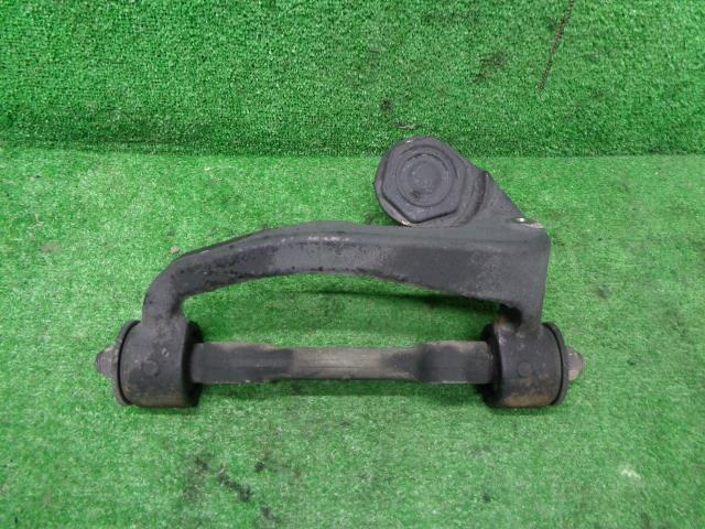 【中古】中古部品 アトラス AKR81A 右フロントアッパアーム 【3330160100-000024080251730】