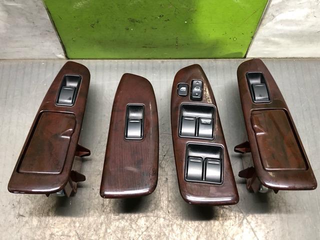 【中古】中古部品 クラウン JZS171 パワーウインドウスイッチ 【3330530100-000005332461900】
