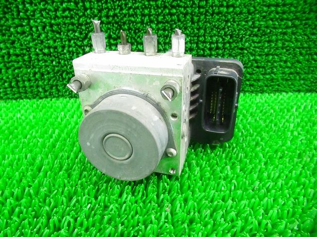 【中古】中古部品 ムーヴ LA110S ABSアクチュエーター 【3330210100-000037003642500】