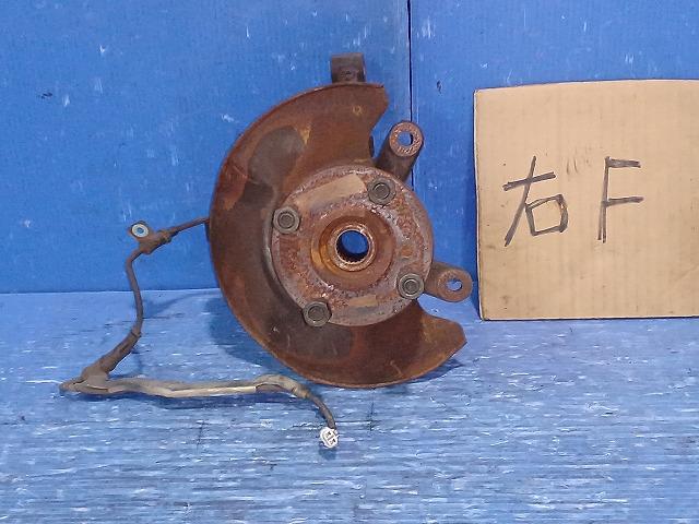 【中古】中古部品 ワゴンR MC22S 右フロントナックルハブ 【3310050100-220115000644310】