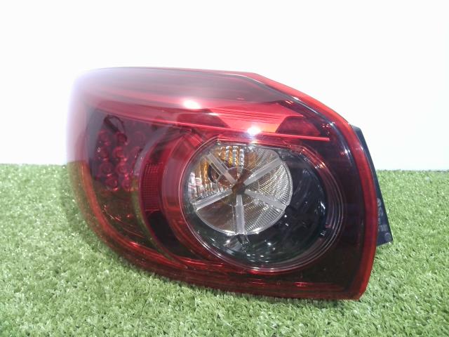 【中古】中古部品 アクセラ BM2FS 左テールランプ 【3310090100-202412107715600】