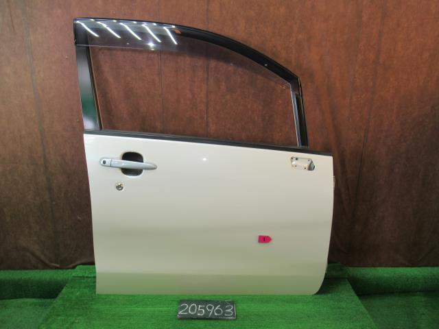 【中古】中古部品 ステラ LA100F 右フロントドア 【3310120100-250118000313100】