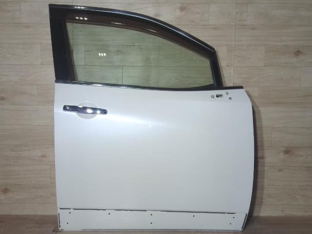 【中古】中古部品 エルグランド PE52 右フロントドア 【3310390100-241226000813100】