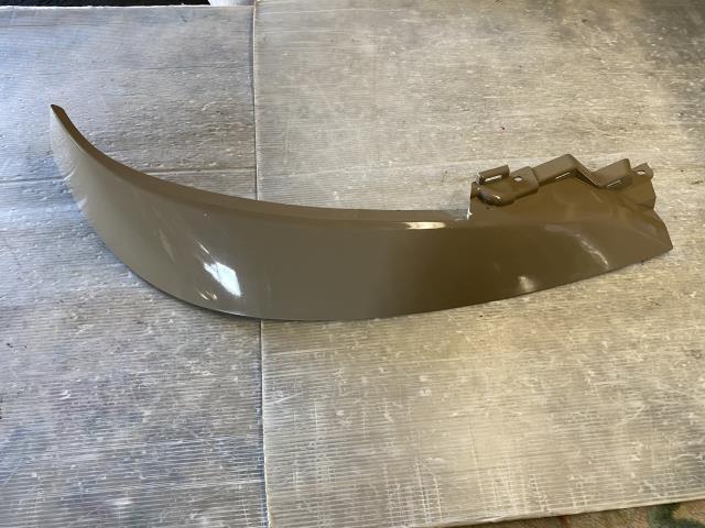 【中古】中古部品 NV200バネット VM20 右フロントコーナーパネル 【3330580100-000253000411300】