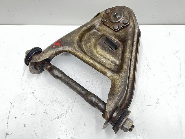 【中古】中古部品 シボレー C10 右フロントアッパアーム 【3310070100-000183021251730】