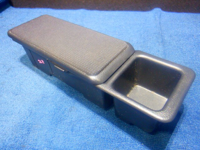 【中古】中古部品 ムーヴコンテ L575S コンソールボックス 【3340140100-000025015577100】