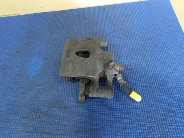 【中古】中古部品 エブリィ DE51V 左フロントキャリパー 【3340220100-000225068444360】