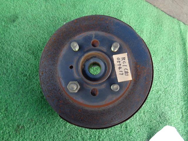 【中古】中古部品 R2 RC1 左フロントナックルハブ 【3340030100-057417000044340】