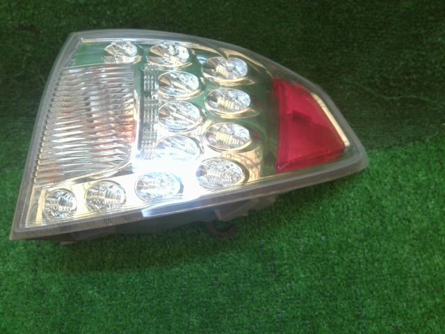 【中古】中古部品 インプレッサ GH8 右テールランプ 【3260240000-250128000215500】