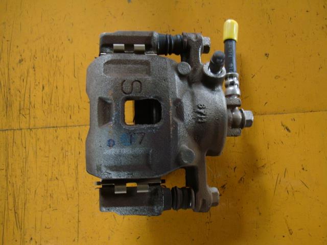 【中古】中古部品 アルト HA36S 右フロントキャリパー 【3340220100-000213067044330】