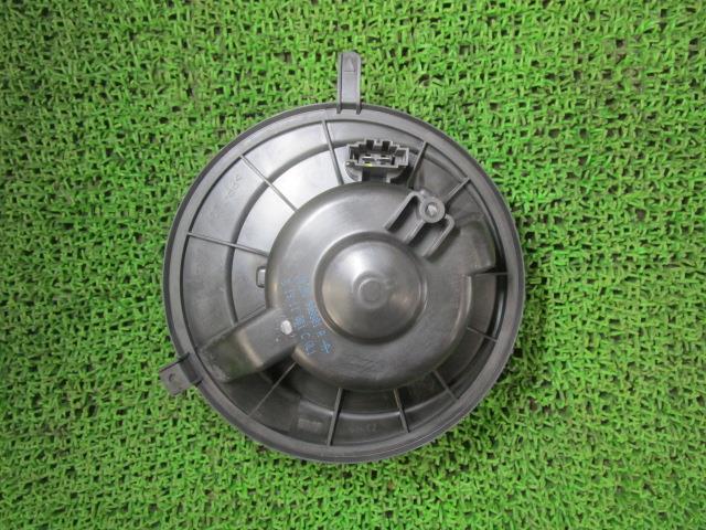 【中古】中古部品 VW ゴルフ 1KCBZ ヒーターブロアモーター 【3330540100-25012900...