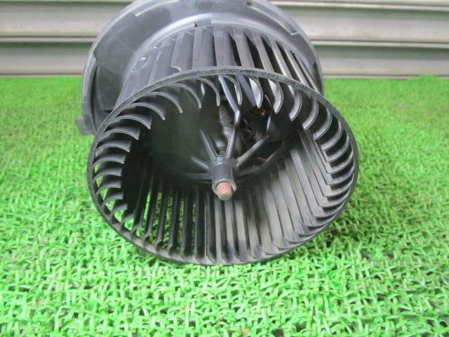 【中古】中古部品 VW ゴルフ 1KCBZ ヒーターブロアモーター 【3330540100-25012900...