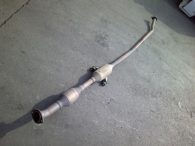 【中古】中古部品 アイシス ANM10G エキゾーストセンターマフラー 【3310410000-000253002122300】