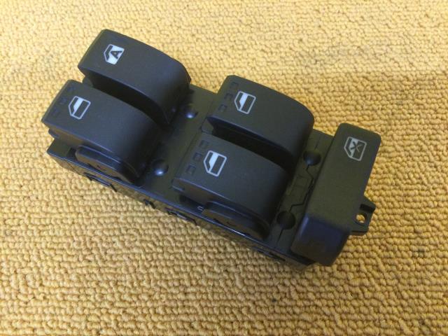 【中古】中古部品 ルーミー M910A パワーウインドウスイッチ 【3330960100-000052427261900】