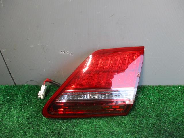 【中古】中古部品 クラウン GRS202 リアフィニッシャーパネル 【3330560100-001590997315200】
