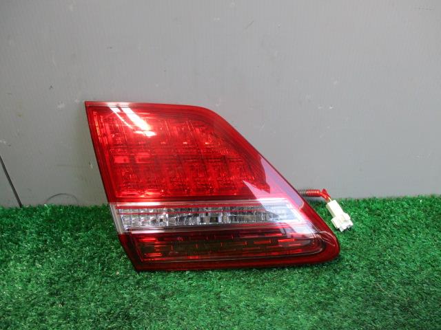 【中古】中古部品 クラウン GRS202 リアフィニッシャーパネル 【3330560100-001590997515200】