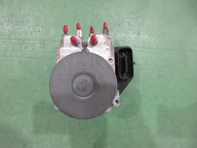 【中古】中古部品 アテンザ GH5FW ABSアクチュエーター 【3310590000-000008535642500】