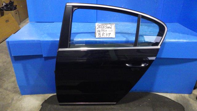 【中古】中古部品 VW パサート 3CCAX 左リアドア 【3330340100-241003000213400】