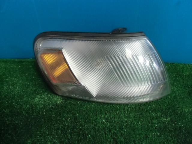 【中古】中古部品 カローラ AE100G 右クリアランスランプ 【3330560100-001053729311000】
