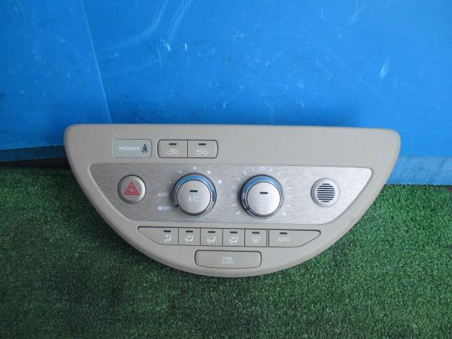 【中古】中古部品 ポルテ NNP10 A/Cスイッチパネル 【3330560100-001375277860900】