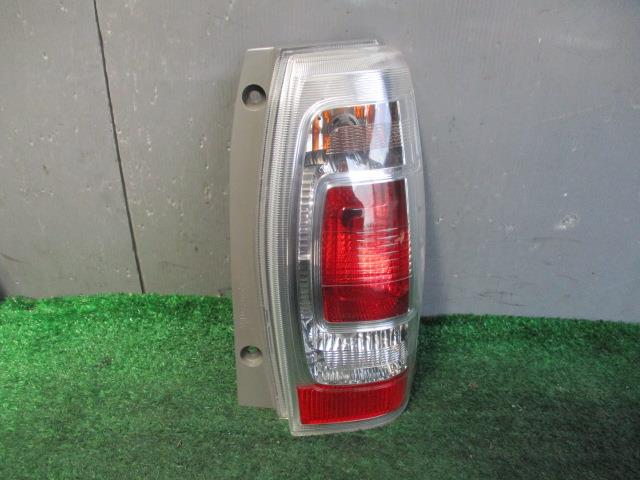 Marker - 【中古】中古部品 タントエグゼ L455S 右テールランプ 【3330560100-001704534315500】