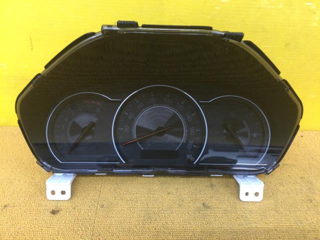 【中古】中古部品 ヴォクシー ZRR85W スピードメーター 【3330960100-000052419161400】