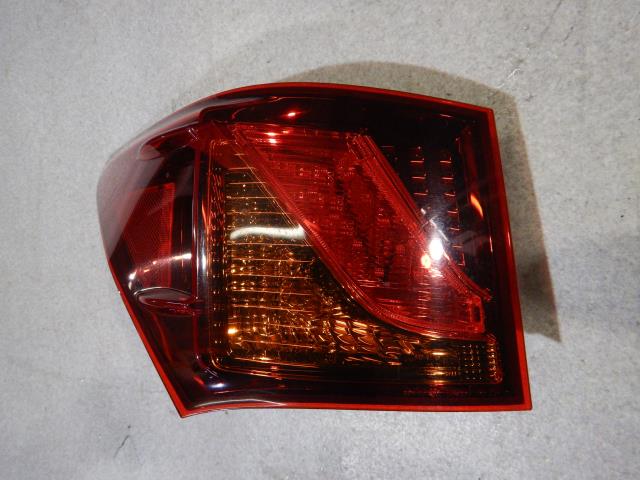 【中古】中古部品 レクサス GS GRL10 左テールランプ 【3330810100-250206000415600】