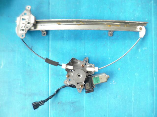 【中古】中古部品 キューブ BZ11 右フロントドアレギュレータ・モーター 【3330560100-001004606813120】