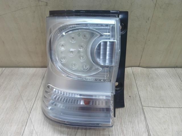 【中古】中古部品 タント L375S 左テールランプ 【3310390100-250125000815600】