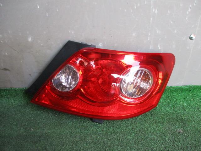 【中古】中古部品 マークX GRX120 右テールランプ 【3330560100-001439901615500】