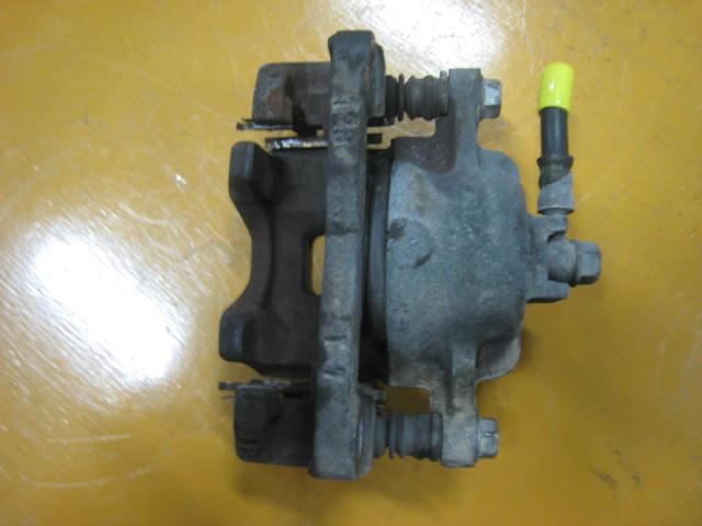 【中古】中古部品 ワゴンR MC22S 左フロントキャリパー 【3340220100-001414046444360】