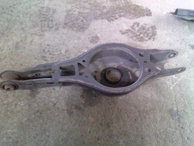 【中古】中古部品 プリウス ZVW55 左リアロアアーム 【3330220100-250215000151840】