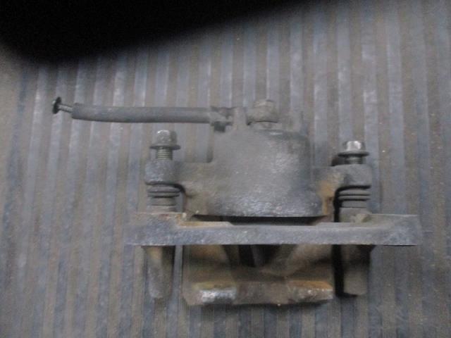 【中古】中古部品 eKクラッシィ H81W 左フロントキャリパー 【3500080000-241010000144360】