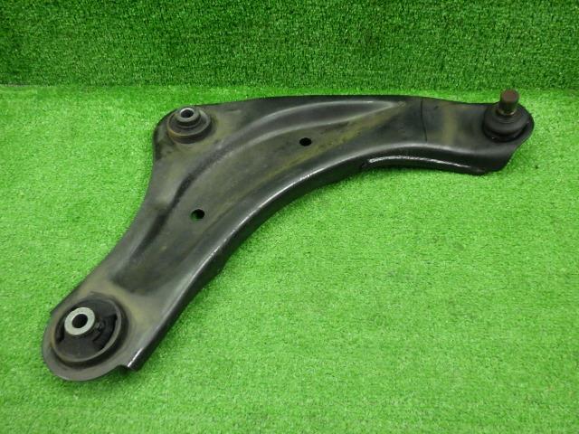 【中古】中古部品 ジューク NF15 右フロントロアアーム 【3330250100-000000891251720】