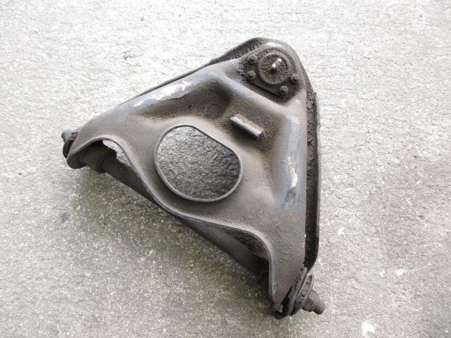 【中古】中古部品 シボレー アストロ CM14G 左フロントアッパアーム 【3500170000-250221503051750】