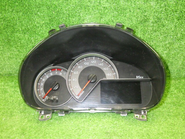 【中古】中古部品 ヴィッツ NSP130 スピードメーター 【3330250100-000000891461400】