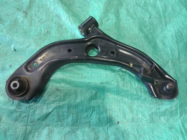 【中古】中古部品 N−BOX JF3 右フロントロアアーム 【3310090100-202502060051720】