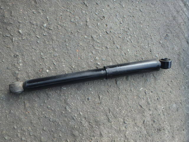 【中古】中古部品 AZワゴン MJ23S 右リアショックアブソーバー 【3331010800-000023018250700】