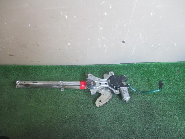 【中古】中古部品 ナディア SXN10 右フロントドアレギュレータ・モーター 【3330560100-001412073313120】