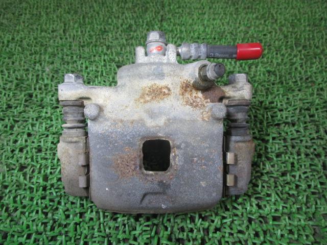 【中古】中古部品 エブリィ DA17V 右フロントキャリパー 【3330540100-250227000244330】