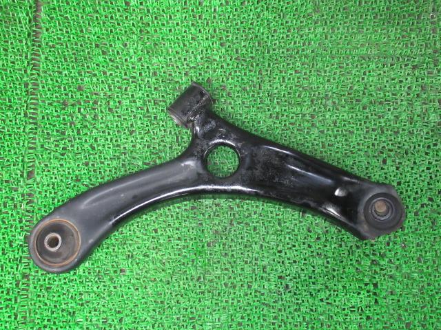 【中古】中古部品 ワゴンR MH34S 右フロントロアアーム 【3330540100-250227000551720】