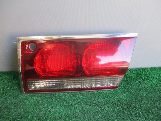 【中古】中古部品 クラウン JZS171 リアフィニッシャーパネル 【3330560100-001595477815200】