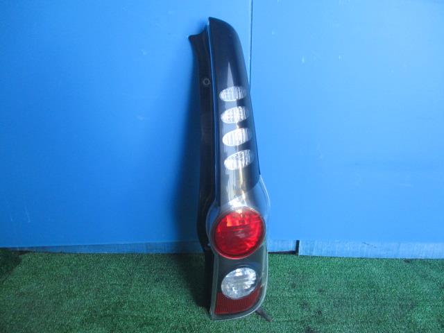 【中古】中古部品 ミラ L275S 右テールランプ 【3330560100-001330778315500】