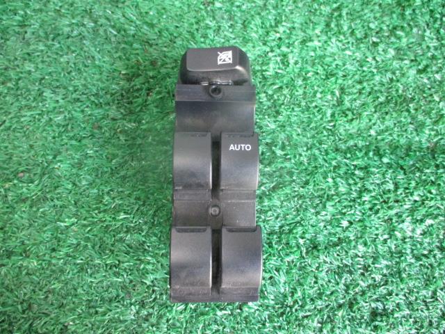 【中古】中古部品 AZワゴン MJ23S パワーウインドウスイッチ 【3330560100-001596134761900】