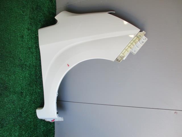 【中古】中古部品 ステラ RN1 右フロントフェンダー 【3330560100-001564134810600】