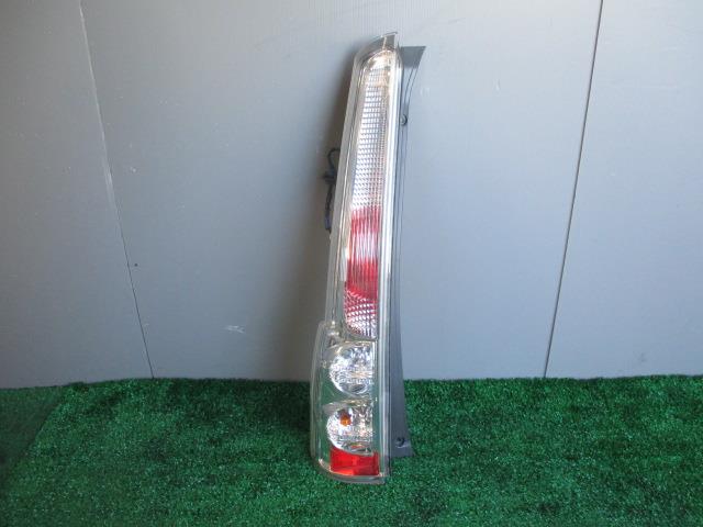 【中古】中古部品 ステラ RN1 左テールランプ 【3330560100-001568712115600】