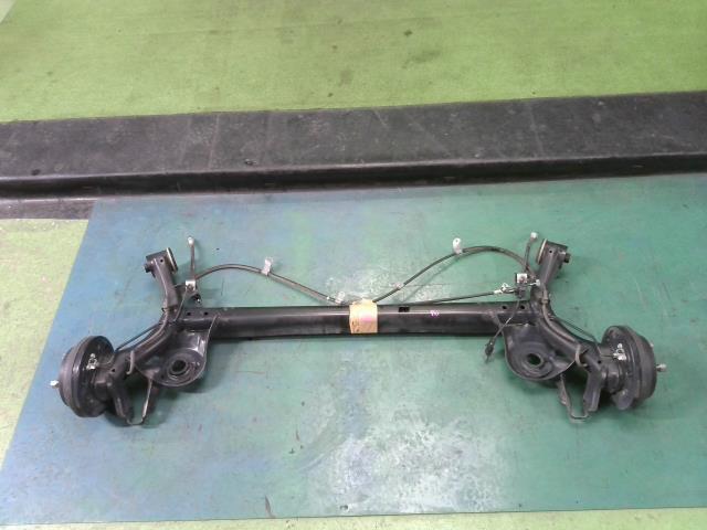 【中古】中古部品 キャロル HB36S リアアクスルビーム 【3310200100-000021391053500】