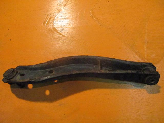 【中古】中古部品 ハイゼット S201P 右フロントロアアーム 【3330560100-001581814351720】