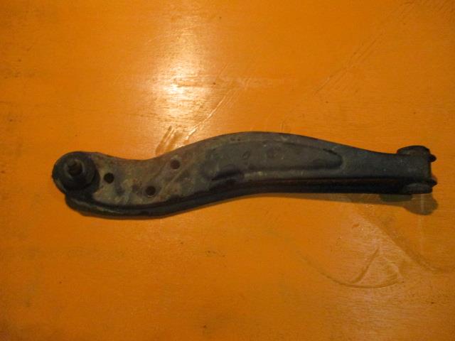 【中古】中古部品 ハイゼット S201P 左フロントロアアーム 【3330560100-001581814451740】